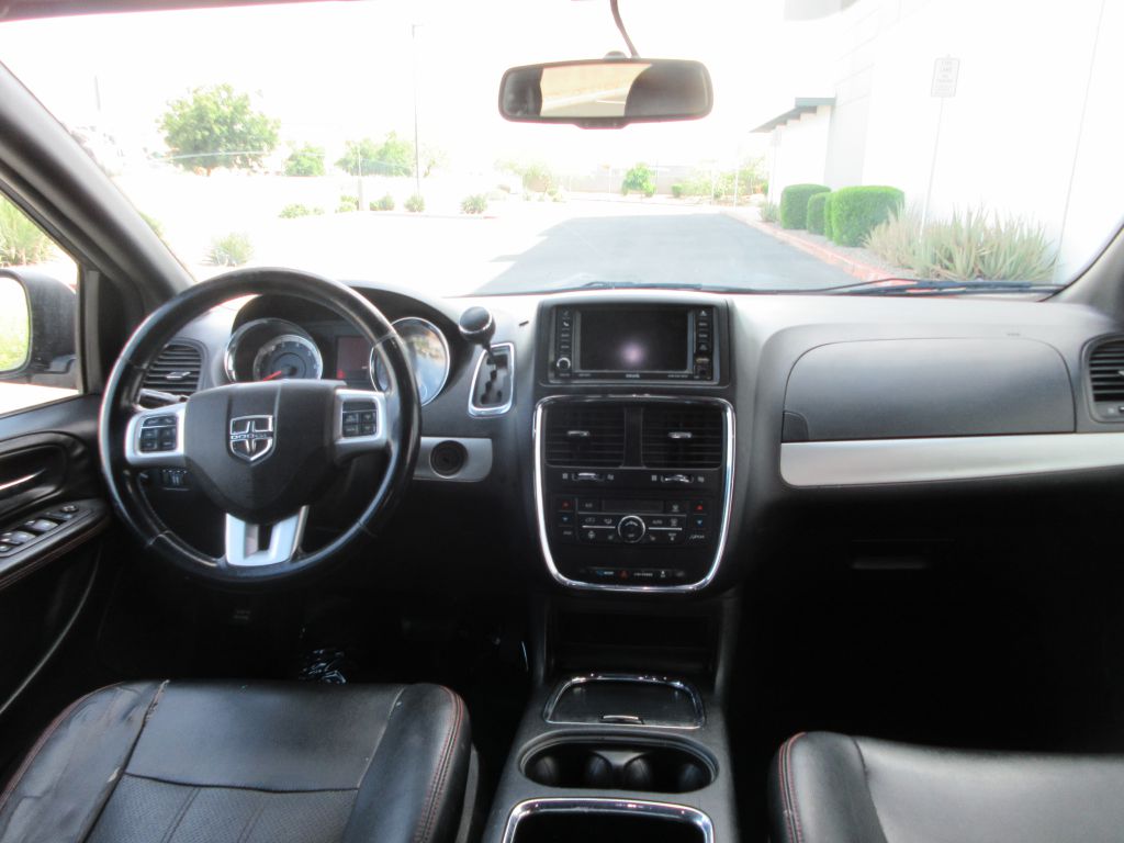 Car Image 11
