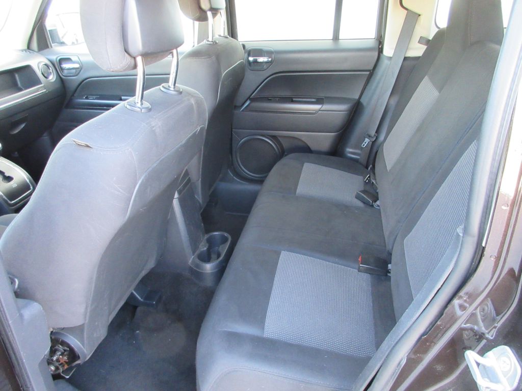 Car Image 9