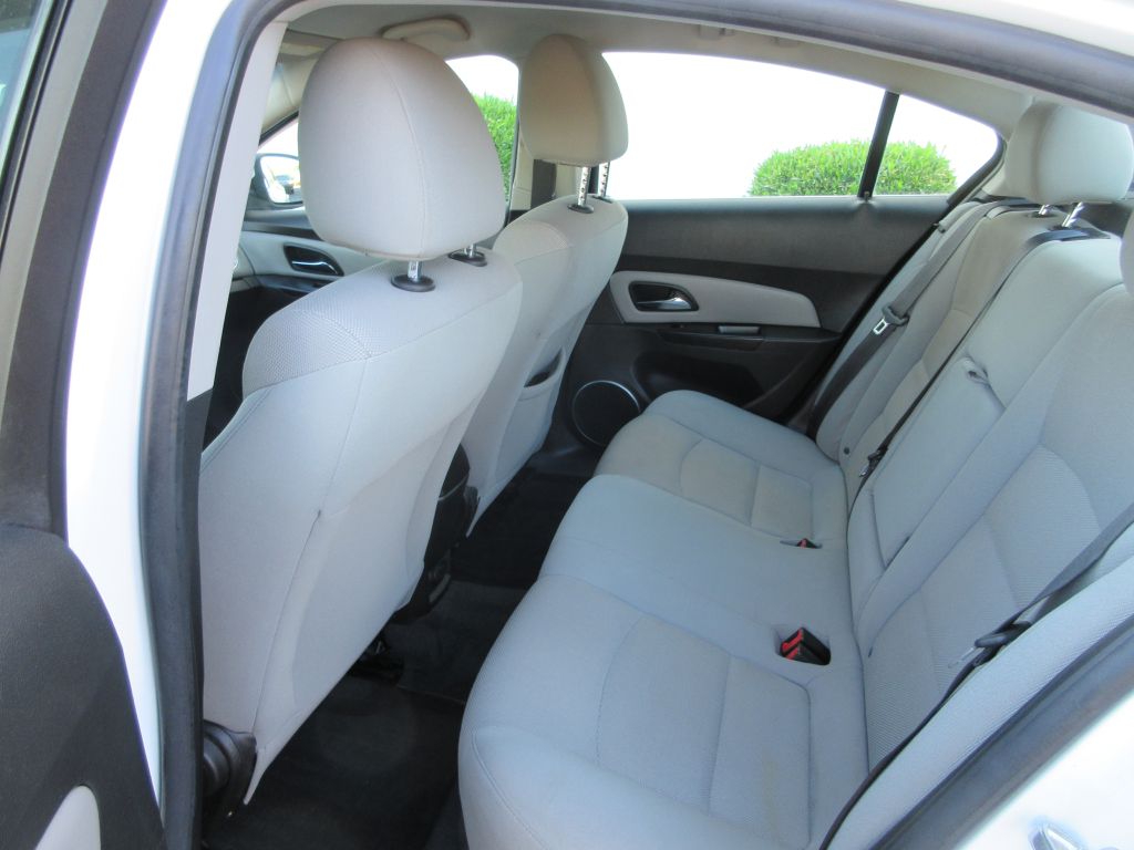 Car Image 9