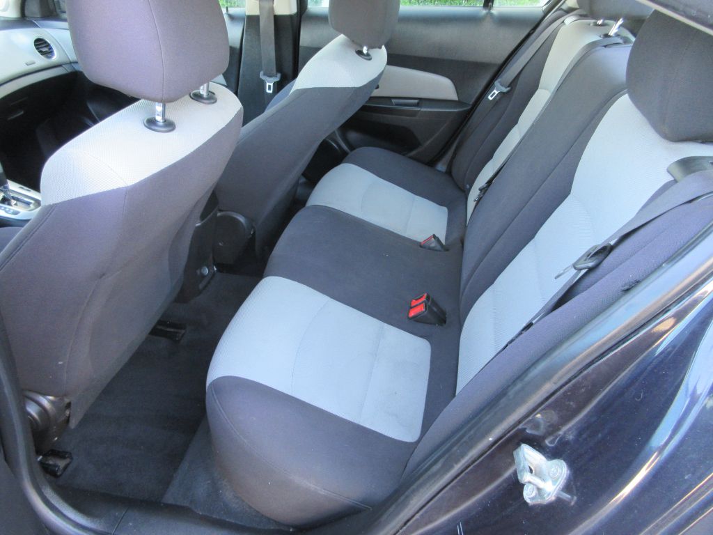 Car Image 9