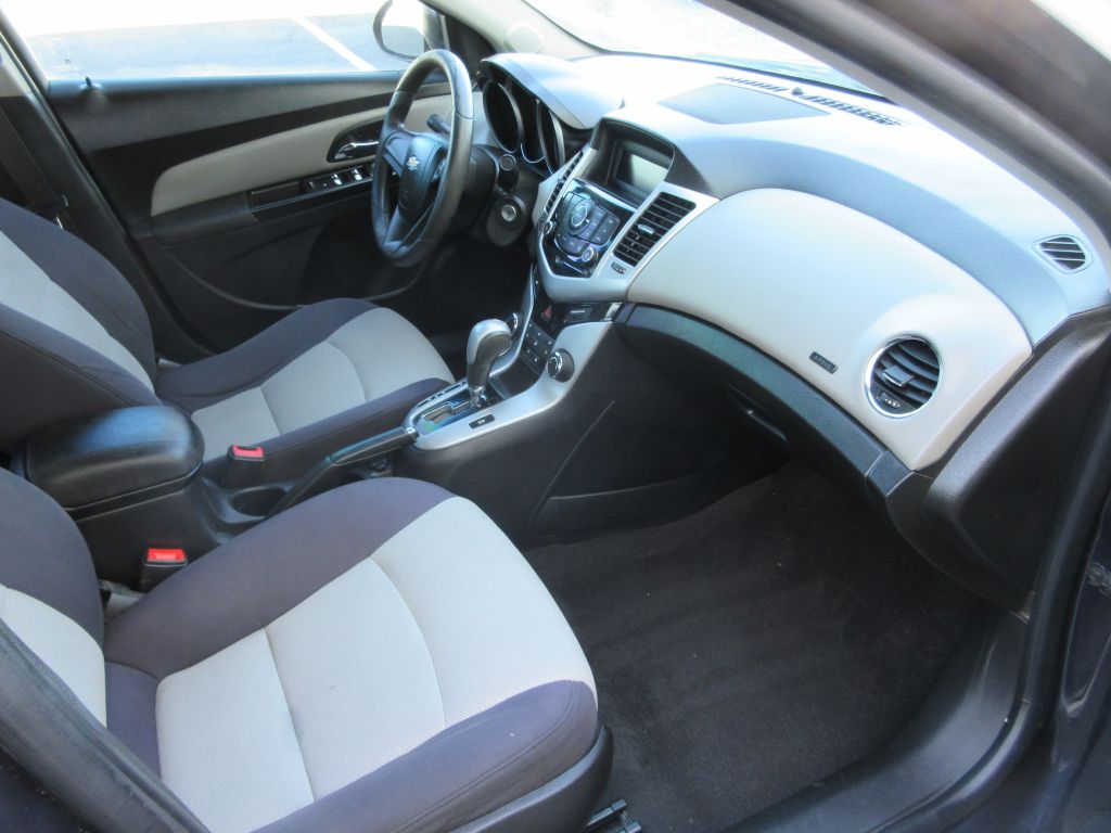 Car Image 10