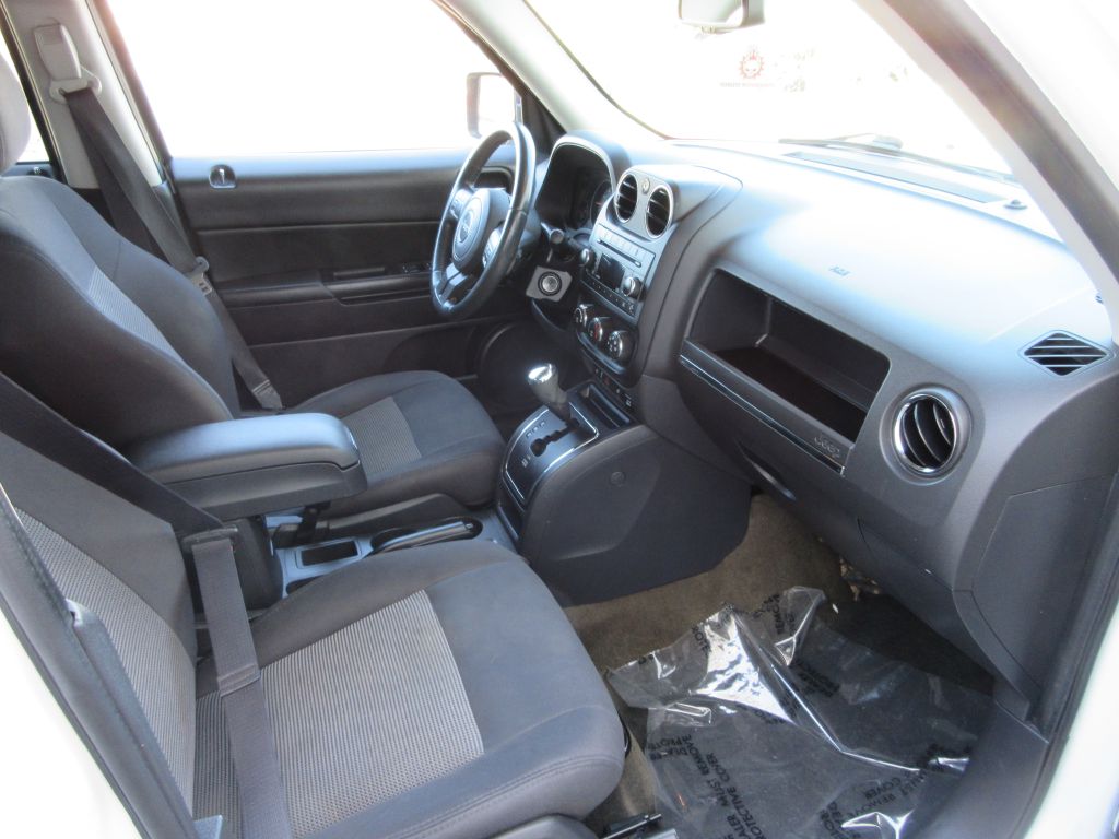 Car Image 10