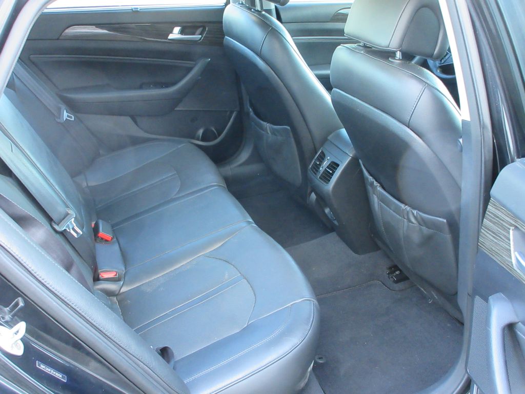 Car Image 11