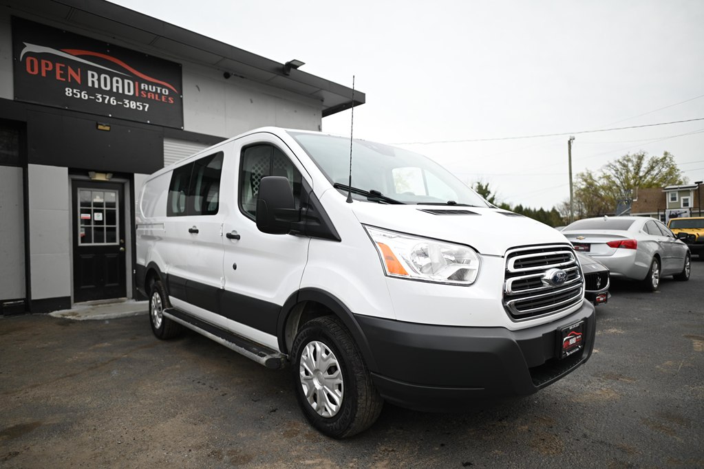 2016 Ford Transit Base's photo