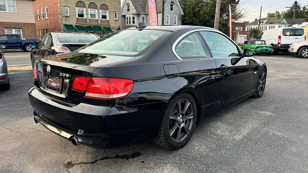 Additional photo of vehicle.