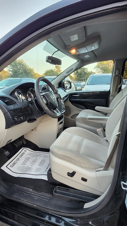 Photo 8 of this DODGE GRAND CARAVAN