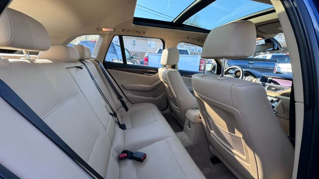 Photo 10 of this BMW X1
