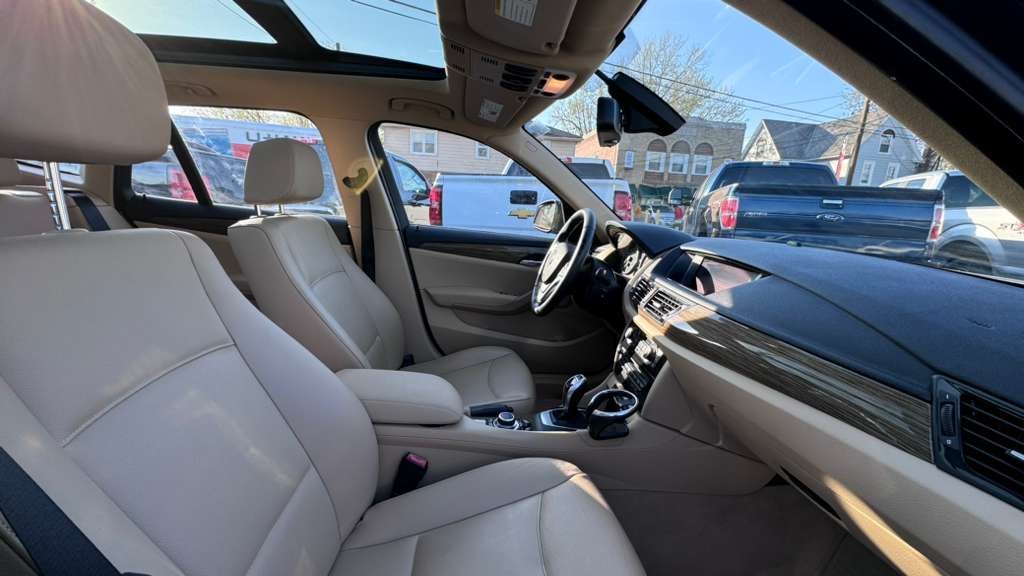 Photo 11 of this BMW X1