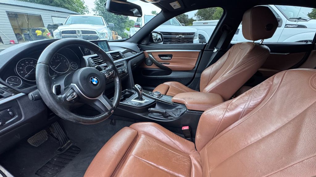 Photo 9 of this BMW 4 SERIES