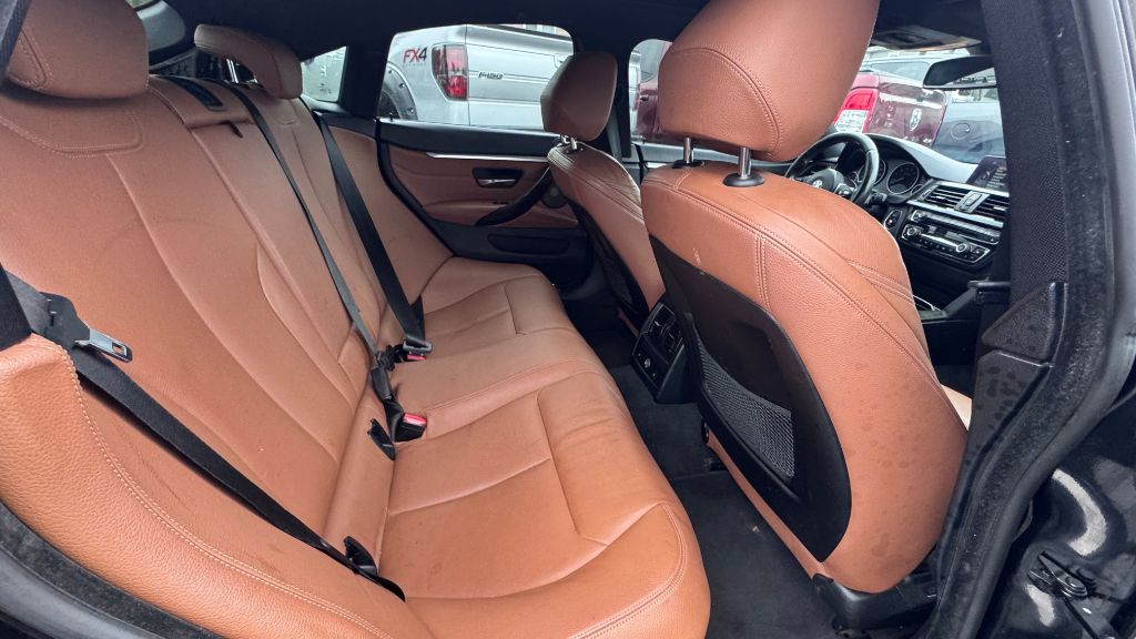 Photo 12 of this BMW 4 SERIES