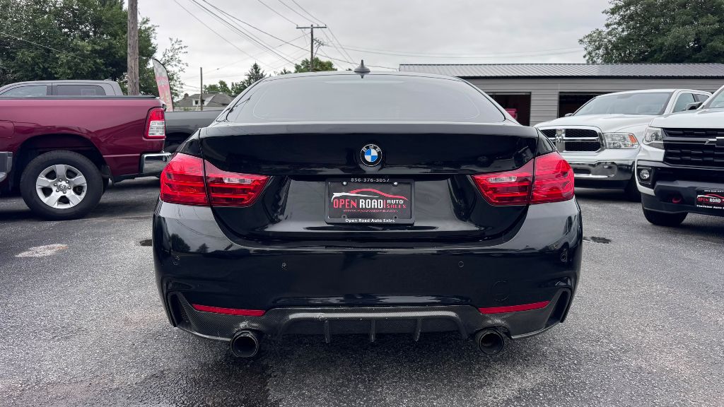 Photo 8 of this BMW 4 SERIES