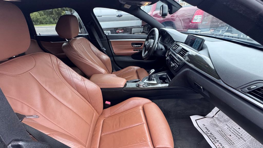 Photo 13 of this BMW 4 SERIES