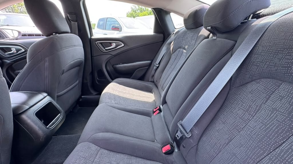 CHRYSLER 200 2015 CHRYSLER 200 1C3CCCFB4FN560697