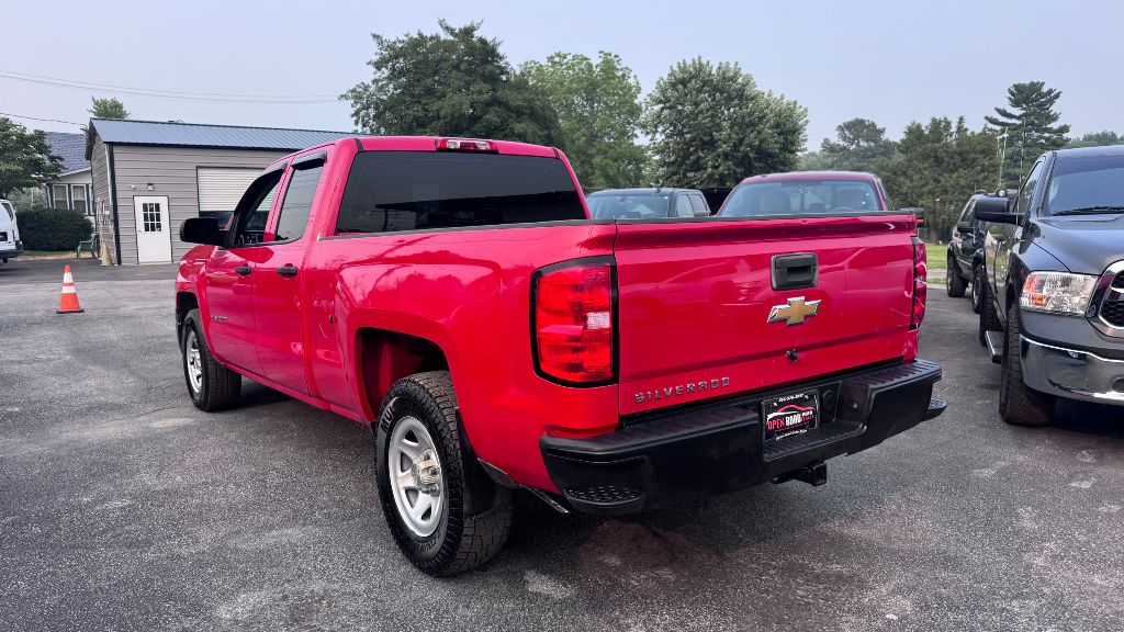 Additional photo of vehicle.