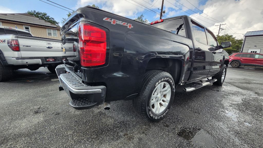 Additional photo of vehicle.