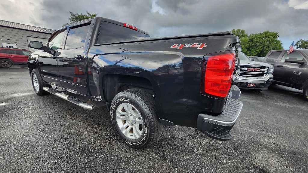 Additional photo of vehicle.