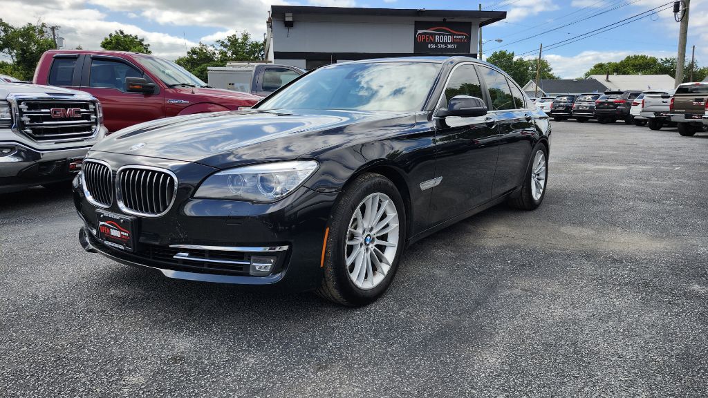 Photo 3 of this BMW 7 SERIES