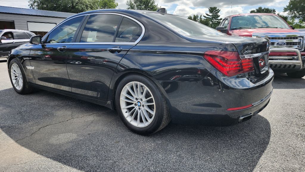 Photo 4 of this BMW 7 SERIES