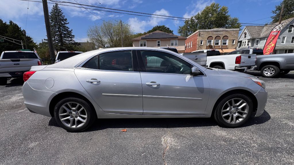 Additional photo of vehicle.