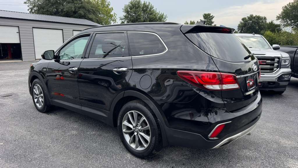 Photo 3 of this HYUNDAI SANTA FE