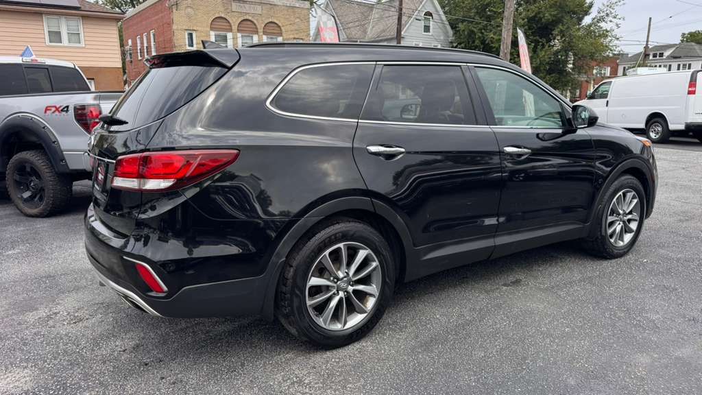 Photo 6 of this HYUNDAI SANTA FE