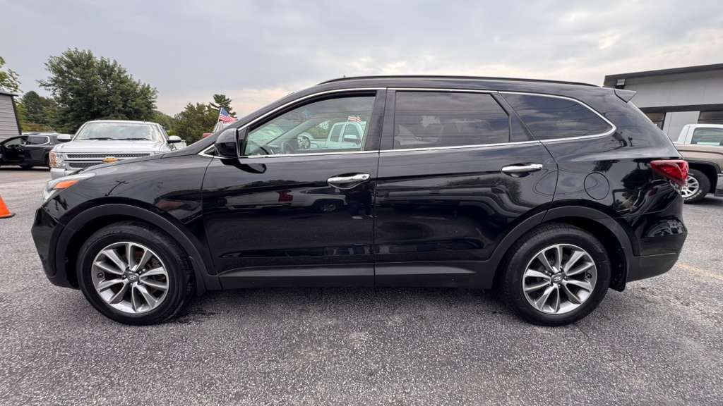 Photo 4 of this HYUNDAI SANTA FE