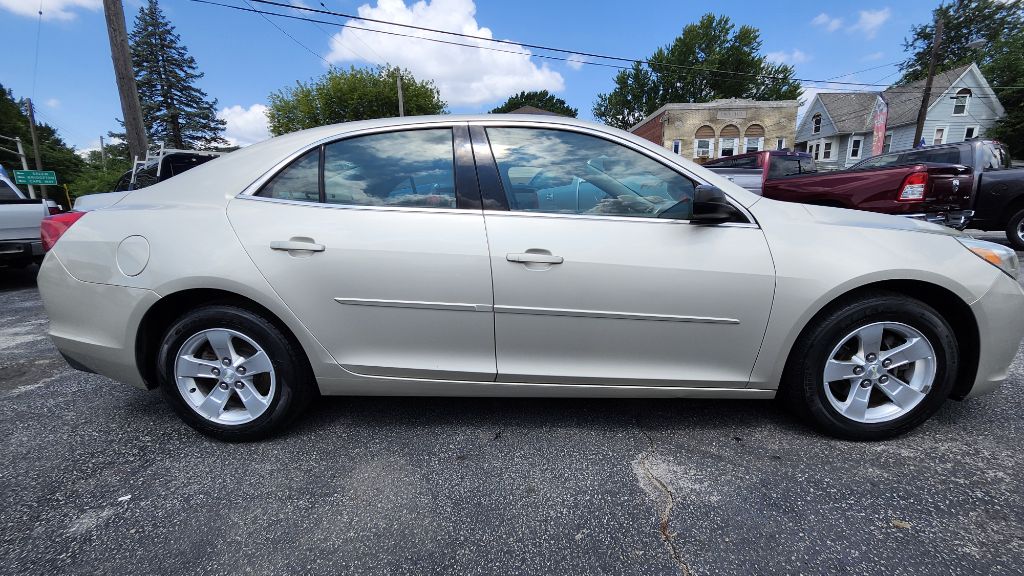 Additional photo of vehicle.