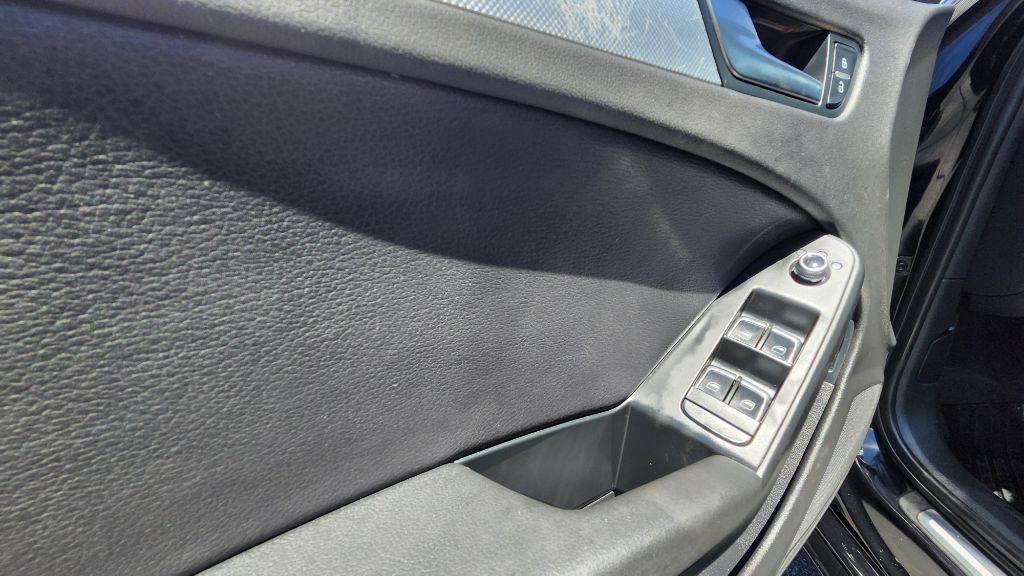 Photo 8 of this AUDI A4