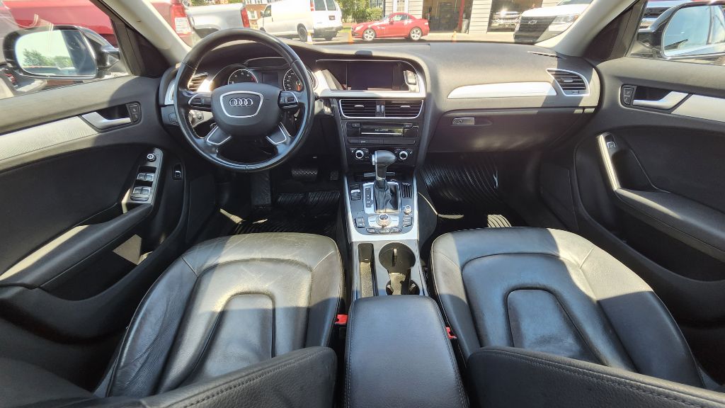 Photo 10 of this AUDI A4