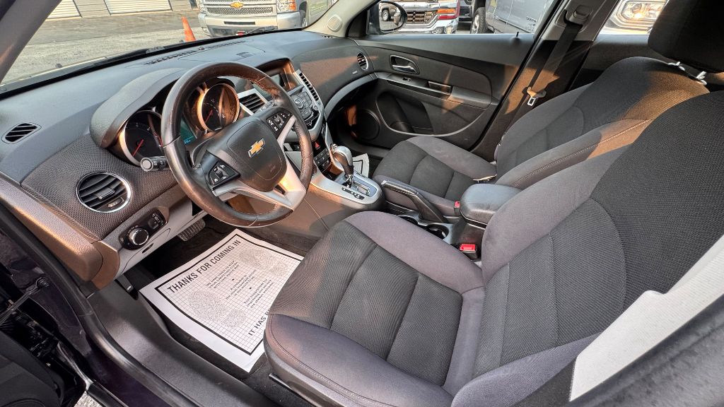 Photo 8 of this CHEVROLET CRUZE