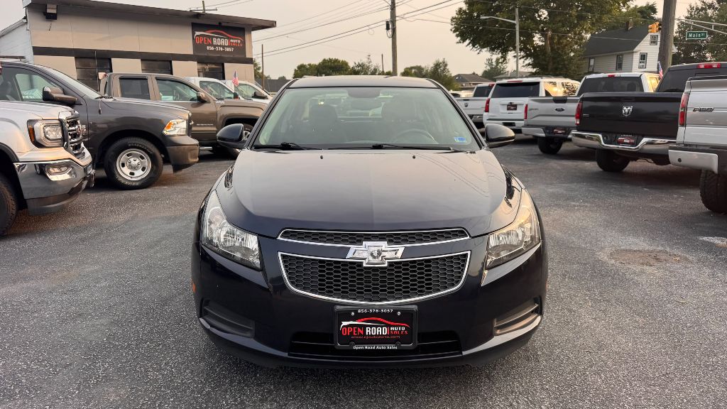 Photo 2 of this CHEVROLET CRUZE