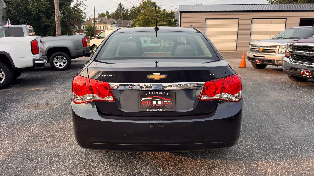 Photo 13 of this CHEVROLET CRUZE