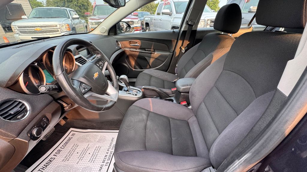Photo 12 of this CHEVROLET CRUZE