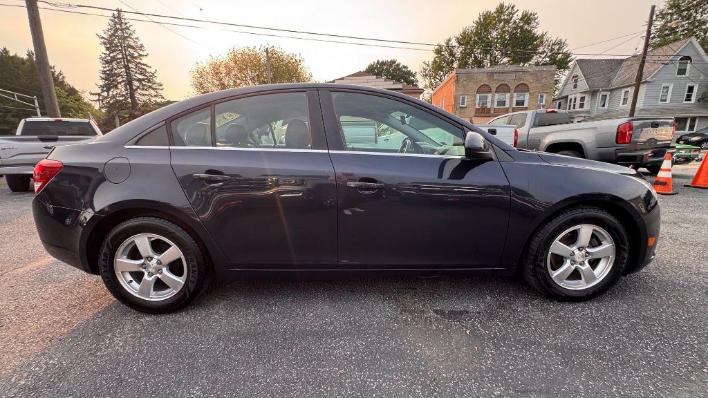 Photo 5 of this CHEVROLET CRUZE