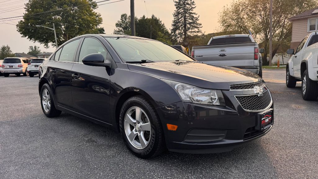 Photo 4 of this CHEVROLET CRUZE