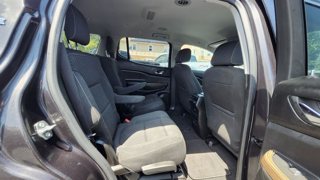 Additional photo of vehicle.