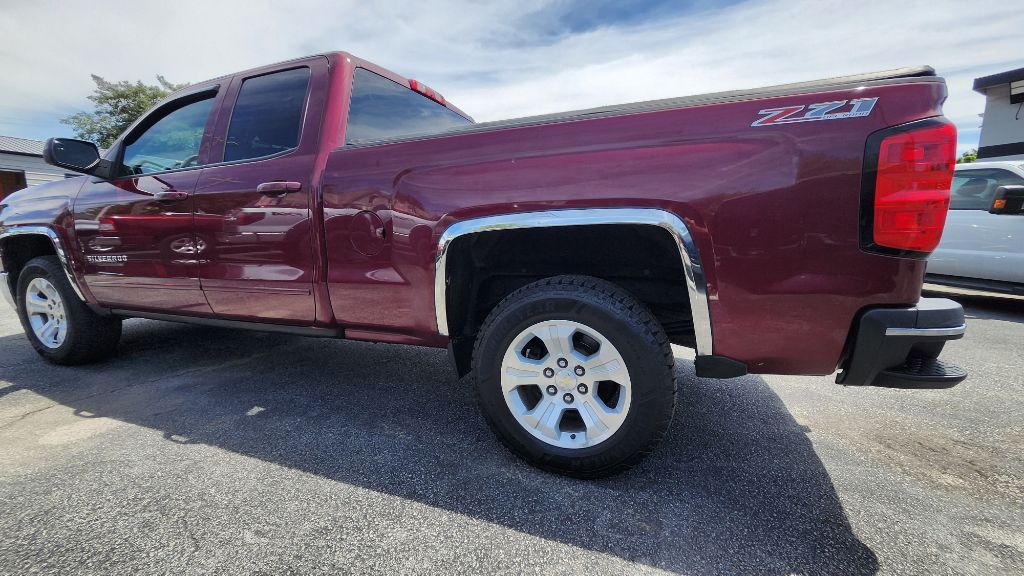 Photo 2 of this CHEVROLET SILVERADO 1500