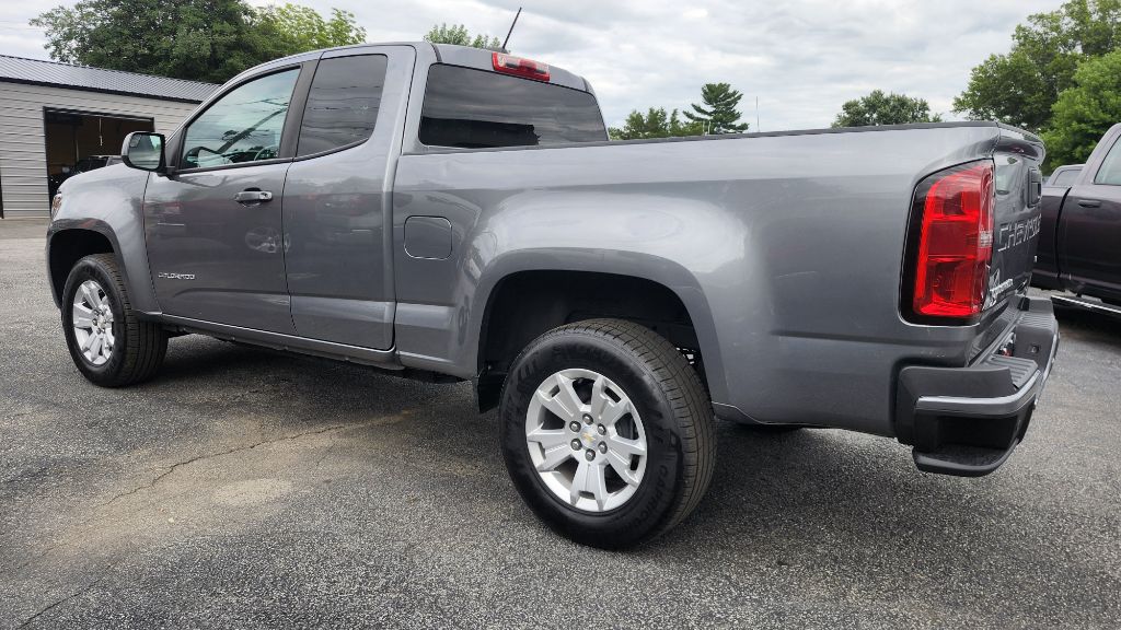 Additional photo of vehicle.