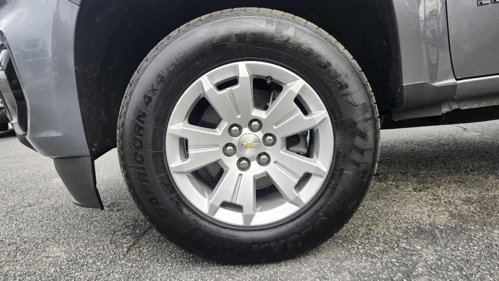 Additional photo of vehicle.