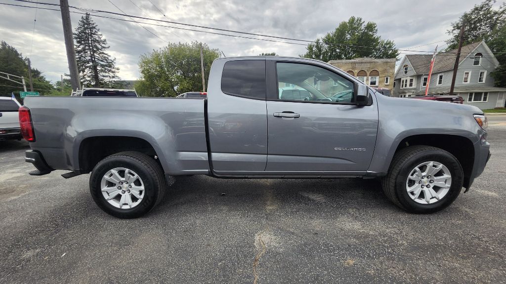 Additional photo of vehicle.