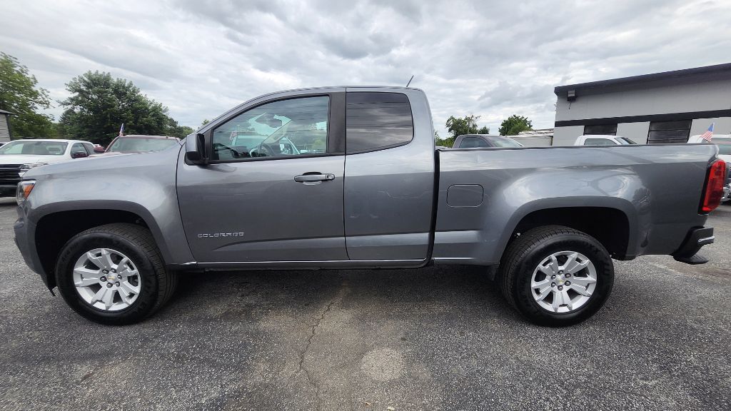 Additional photo of vehicle.