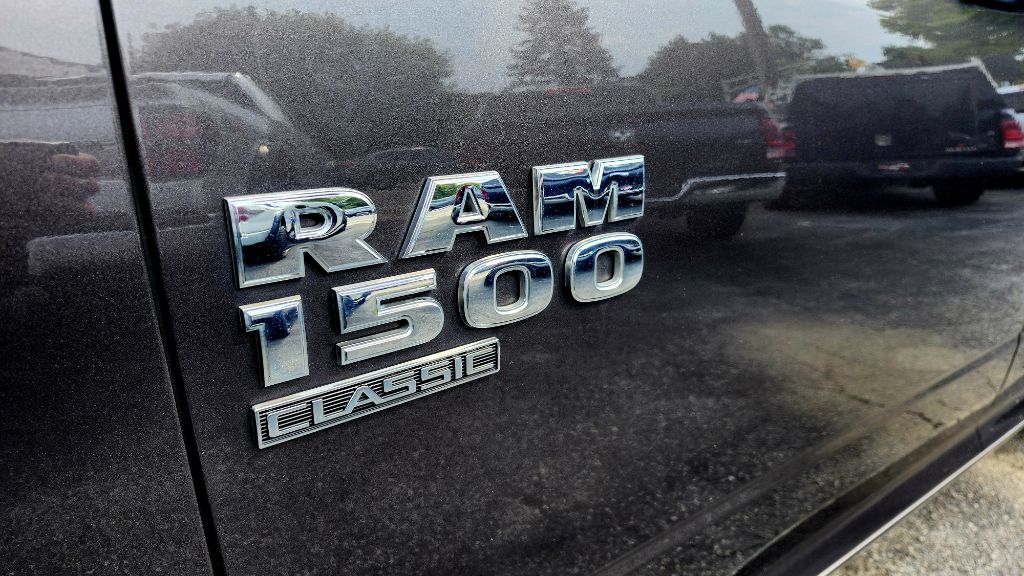 Photo 3 of this RAM 1500 CLASSIC