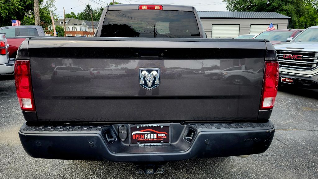 Photo 5 of this RAM 1500 CLASSIC