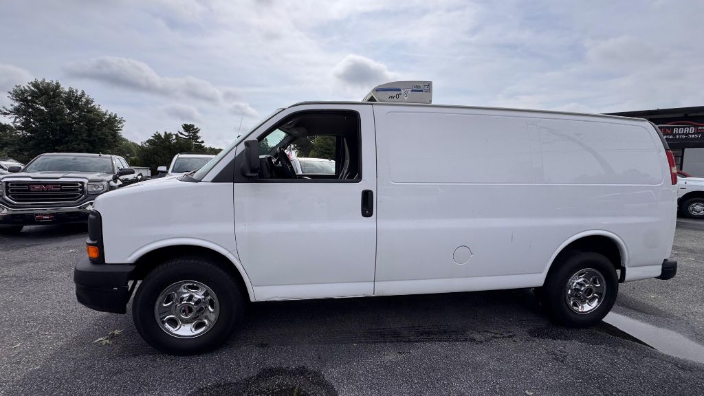 Photo 3 of this GMC SAVANA