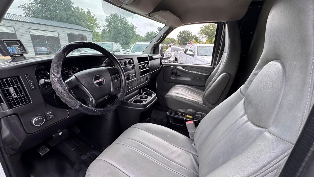 Photo 13 of this GMC SAVANA