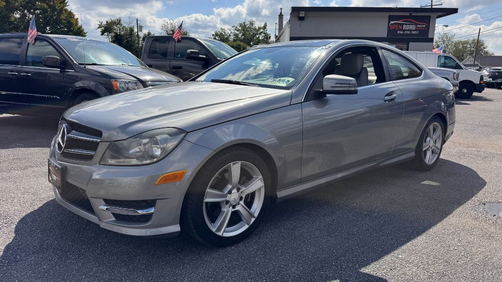 Photo 5 of this MERCEDES-BENZ C-CLASS