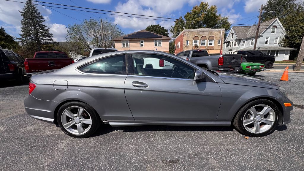 Photo 7 of this MERCEDES-BENZ C-CLASS