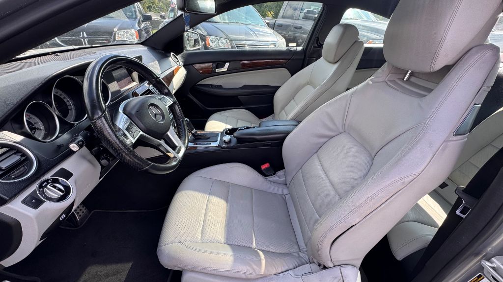 Photo 10 of this MERCEDES-BENZ C-CLASS
