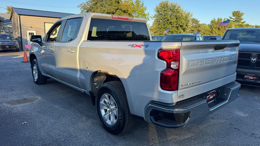 Photo 3 of this CHEVROLET SILVERADO 1500