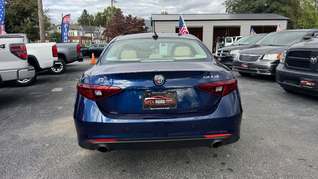 Photo 8 of this ALFA ROMEO GIULIA
